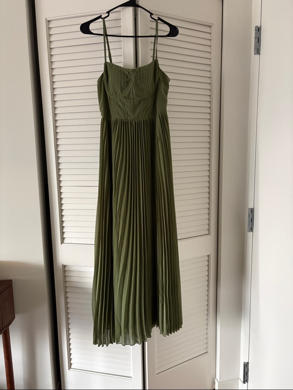 Rihoas Olive Green Pleated Midi Dress - Women's Elegant Spaghetti Strap - Picture 2 of 4